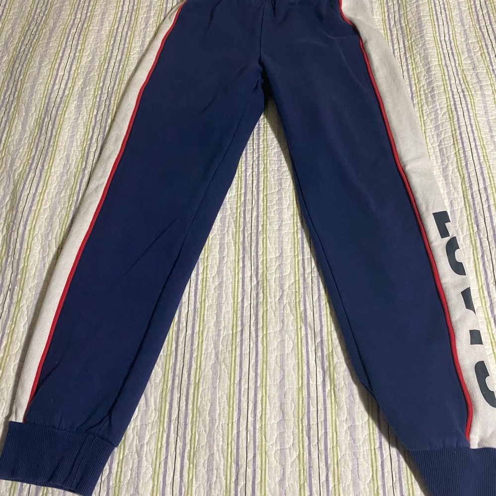 levi's joggers blue white red